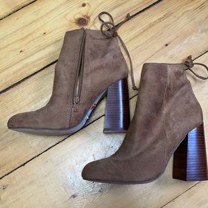 Women’s Steve Madden Sued Ankle Boots. Size 8